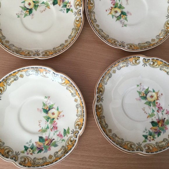 Set of 4 Johnson Brothers saucer plates Victorian - Picture 3 of 7